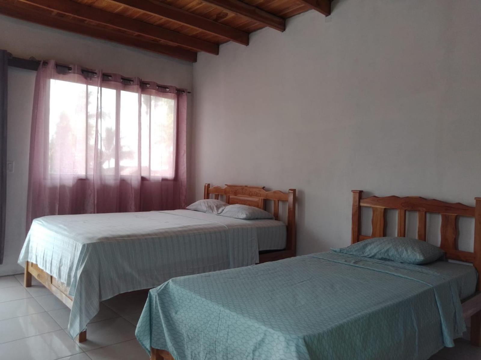 Oceans Hostal Санта Каталина Екстериор снимка