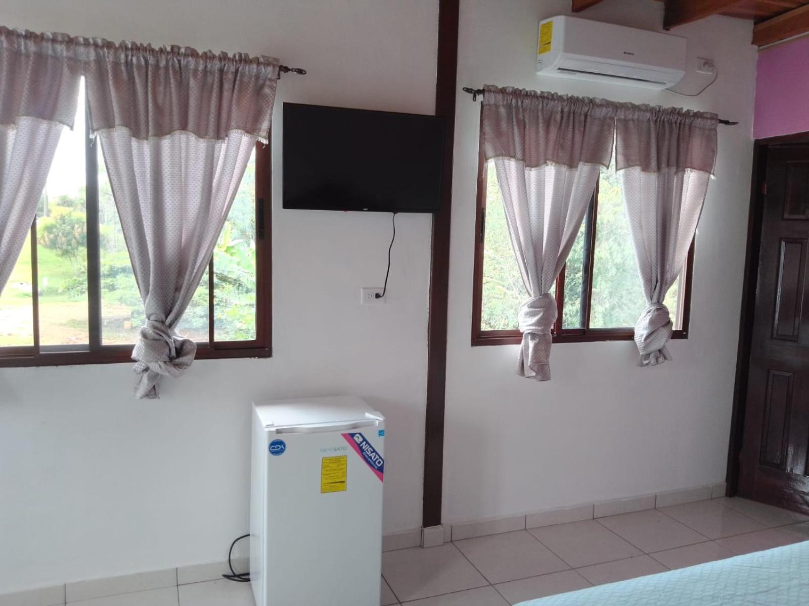 Oceans Hostal Санта Каталина Екстериор снимка