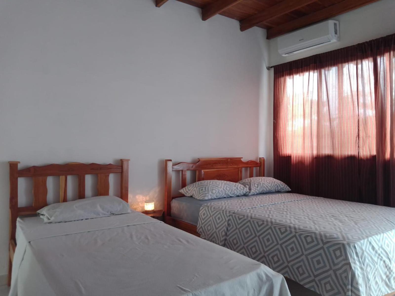 Oceans Hostal Санта Каталина Екстериор снимка
