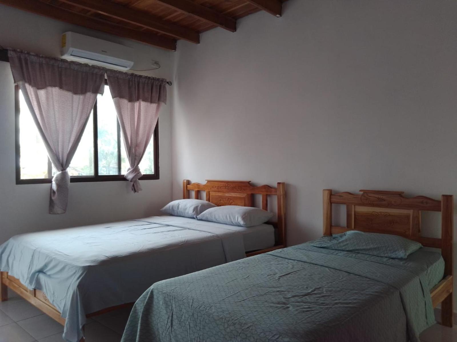 Oceans Hostal Санта Каталина Екстериор снимка
